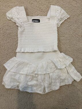 KATIE JNY White Eyelet Ruffled Two-Piece Set, Size Small Tween